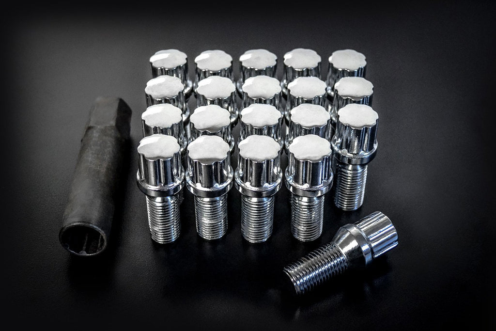 Spline lug bolts